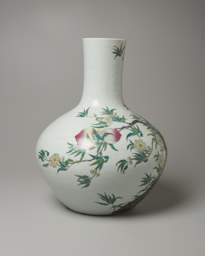 China%2C%20Jiangxi%20province%2C%20Jingdezhen%20kilns%2C%20%3Cb%3E%3Ci%3E%20Famille%20Rose%20Nine%20Peaches%20Vase%3C%2Fi%3E%3C%2Fb%3E%2C%2019th%20century%2C%20porcelain%20with%20overglaze%20enamel%20painting%20with%20Dai%20Qing%20Qianlong%20nian%20zhi%20%28made%20during%20the%20Qianlong%20reign%29%20in%20underglaze%20blue%2C%20Gift%20of%20Mrs.%20Margaret%20Petti%2C%20public%20domain%2C%2094.24.1